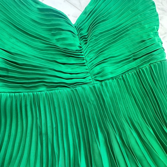 Club Monaco Women's Strappy Pleated Dress size 10 BEAUTIFUL GREEN — Worn 1x - Picture 6 of 7